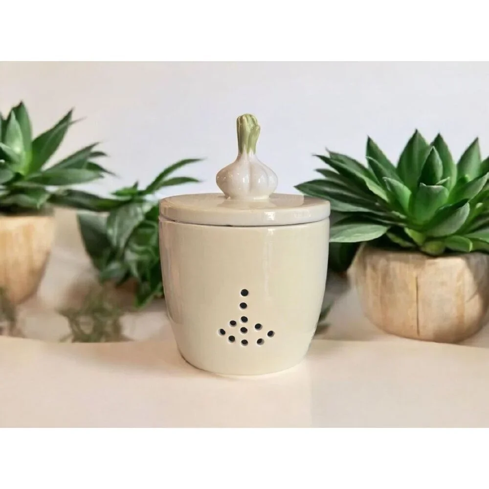 New Ceramic Storage Container W/ Lid Kitchen Garlic Keeper W/ Garlic Bulb Top